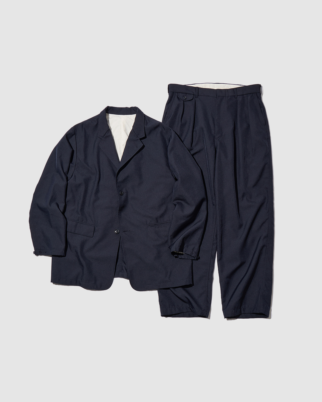 Featured Product vol.6 ワークのタフさ、ドレスの品格。硬軟自在のセットアップ。