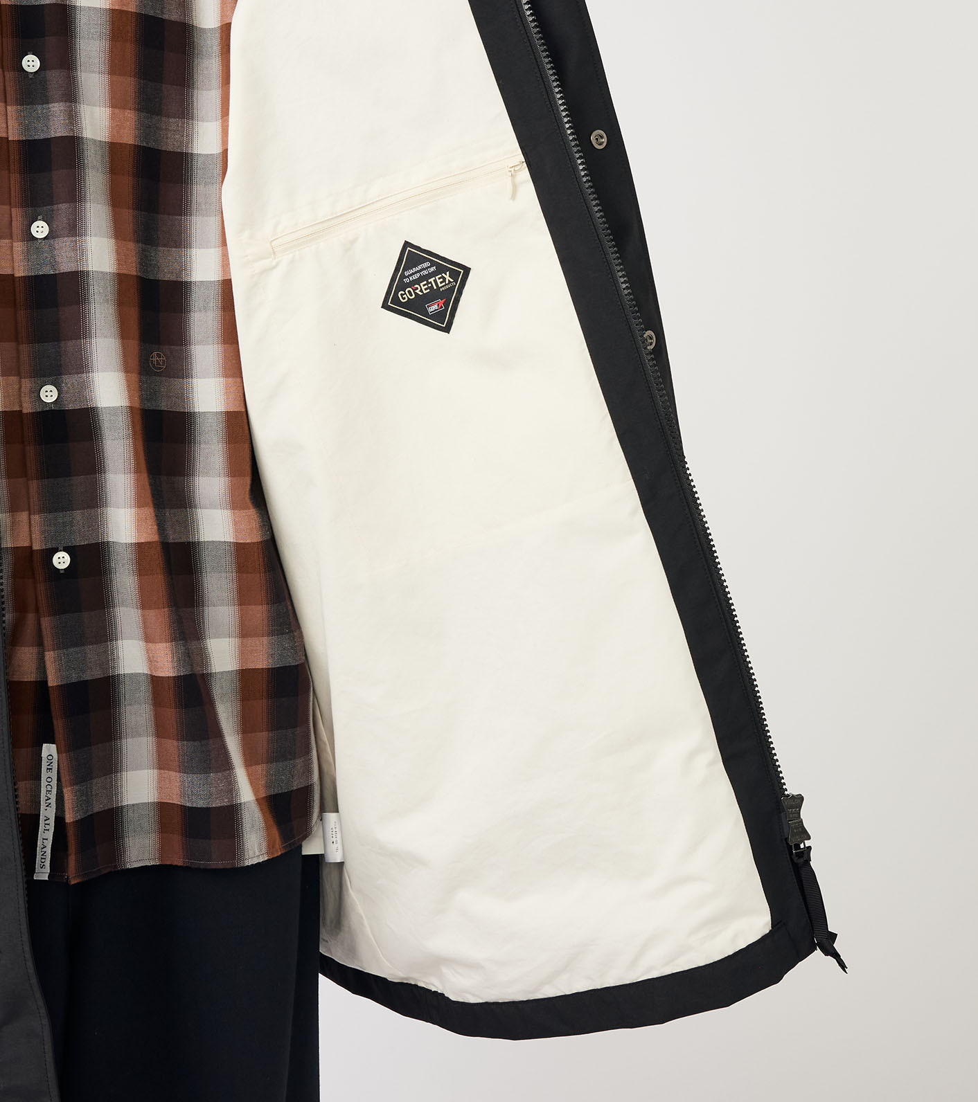 2L NYLON GORE-TEX Cruiser Coat