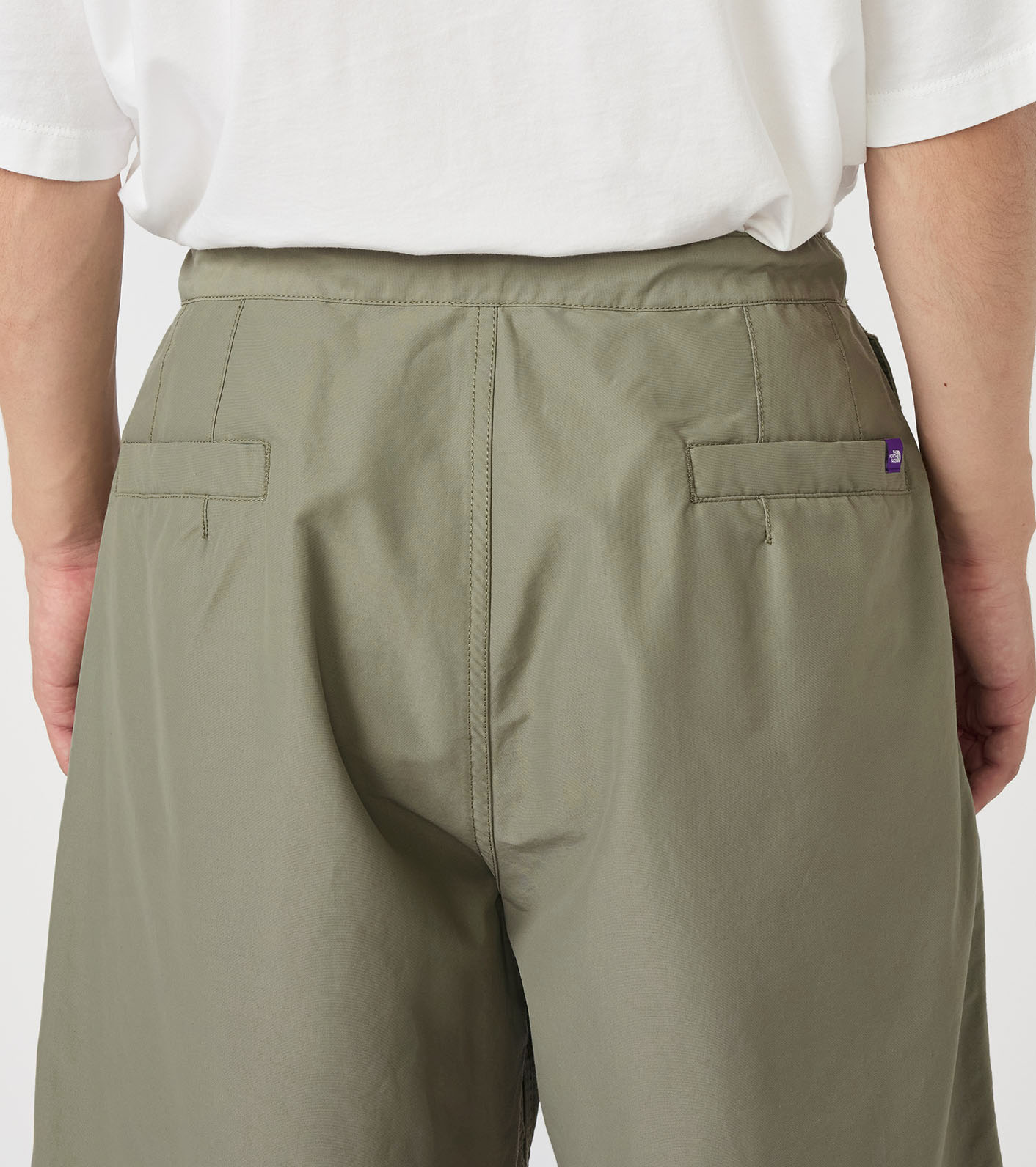 Double Peak Tuck Field Shorts