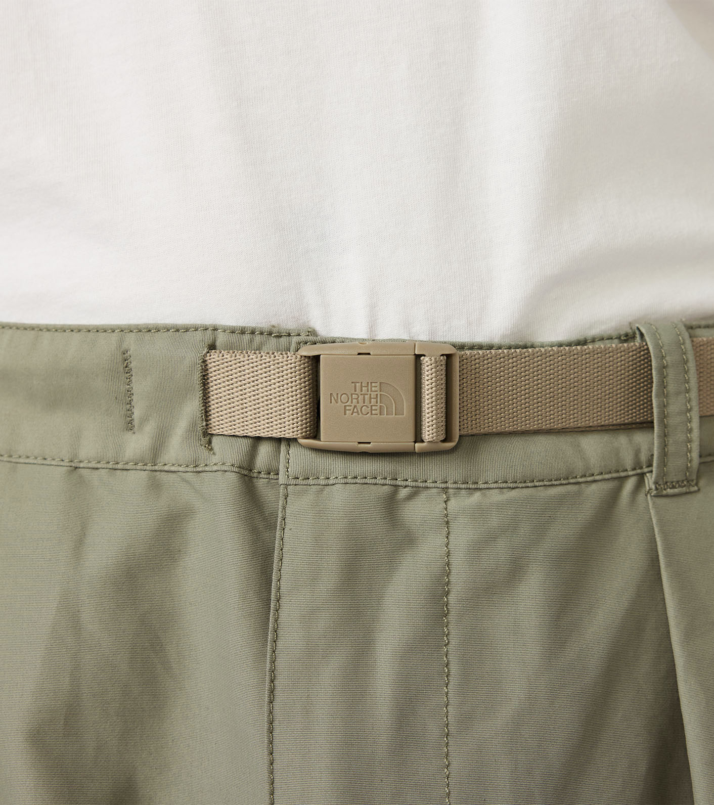 Double Peak Tuck Field Shorts