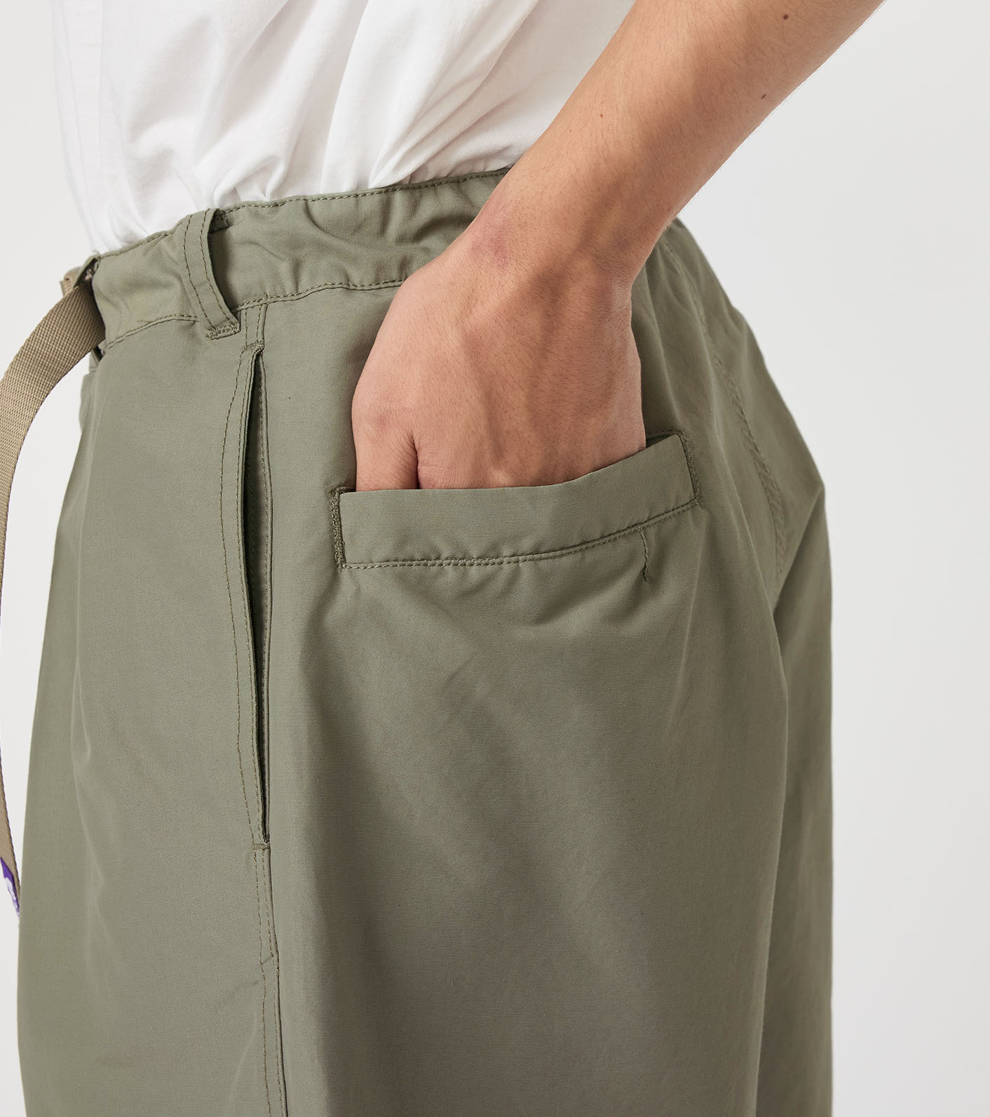 Double Peak Tuck Field Shorts