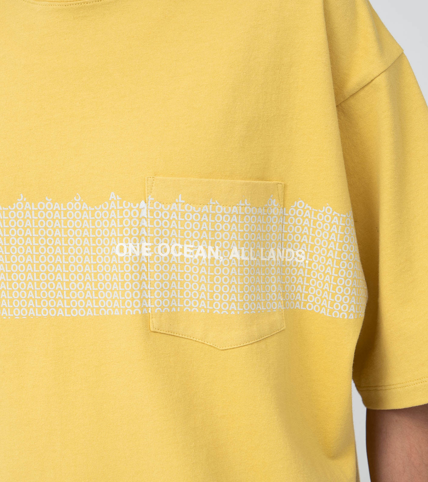 OOAL Graphic Pocket Tee