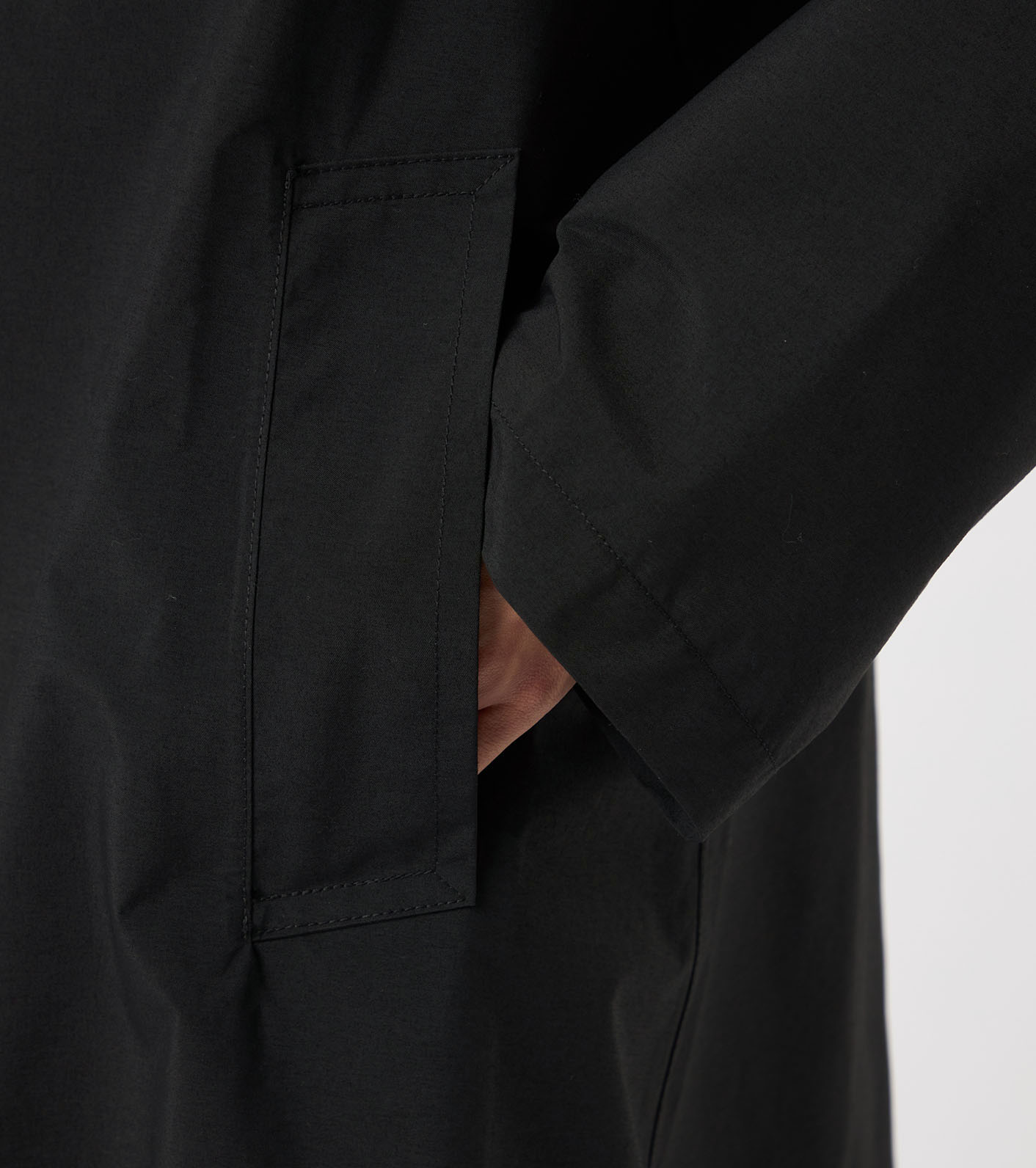 2L NYLON GORE-TEX Hooded Coat