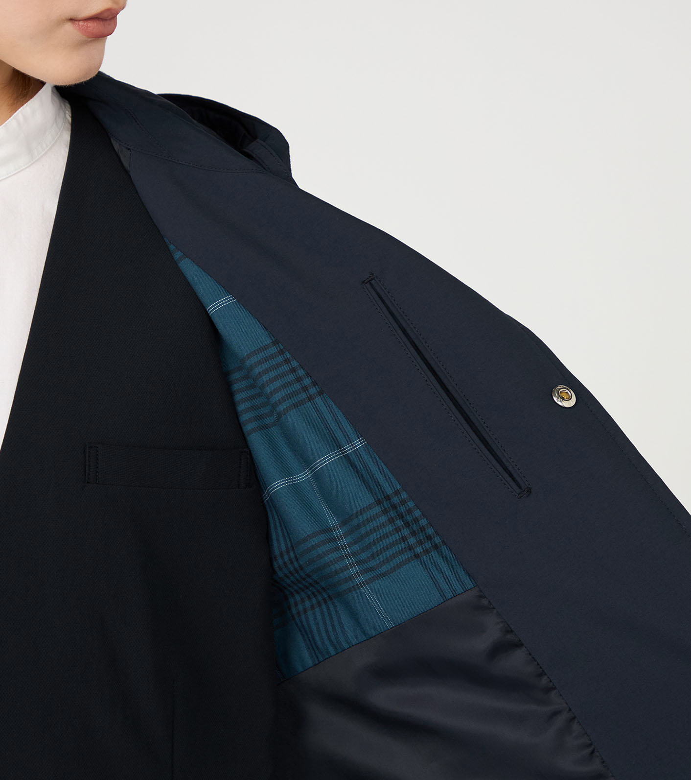 2L NYLON GORE-TEX Hooded Coat