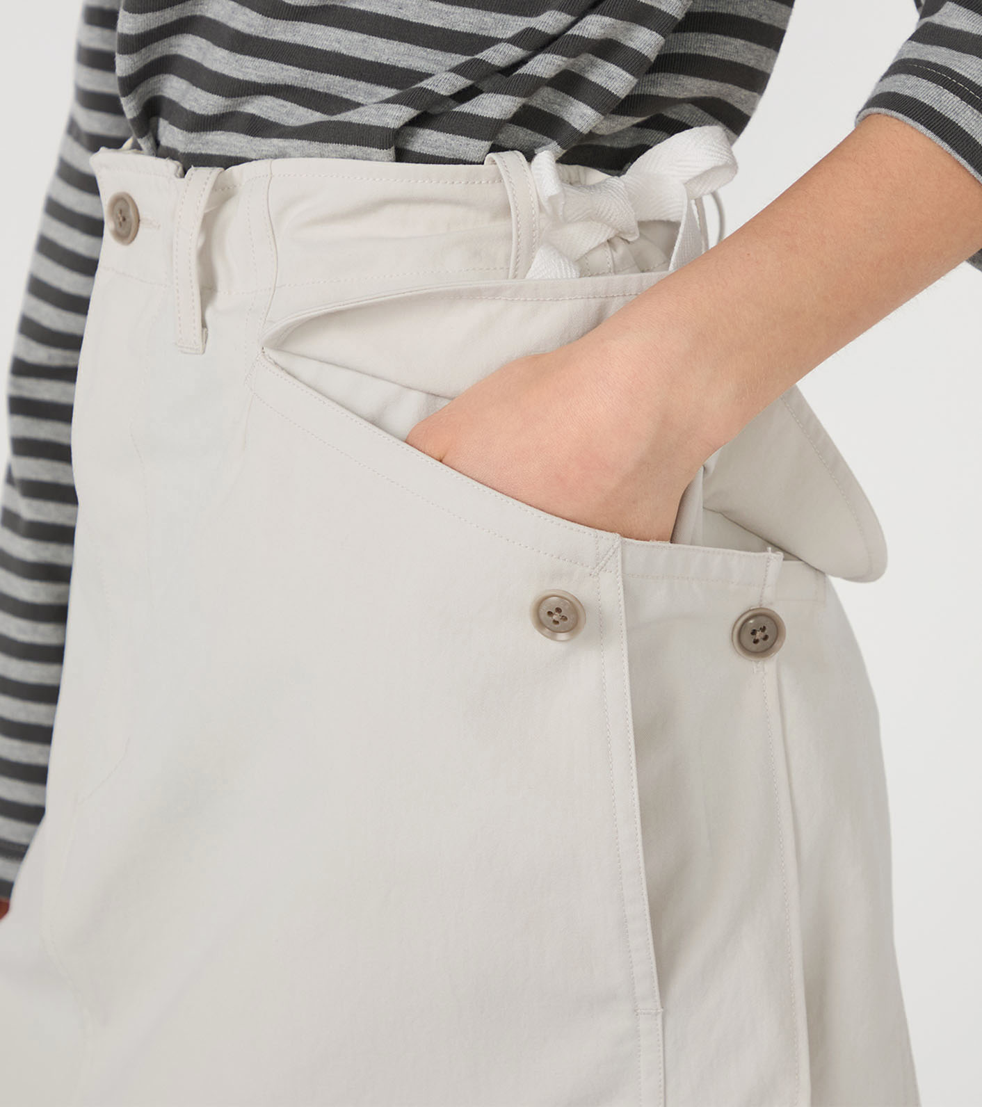 Relaxed Fit Cargo Skirt