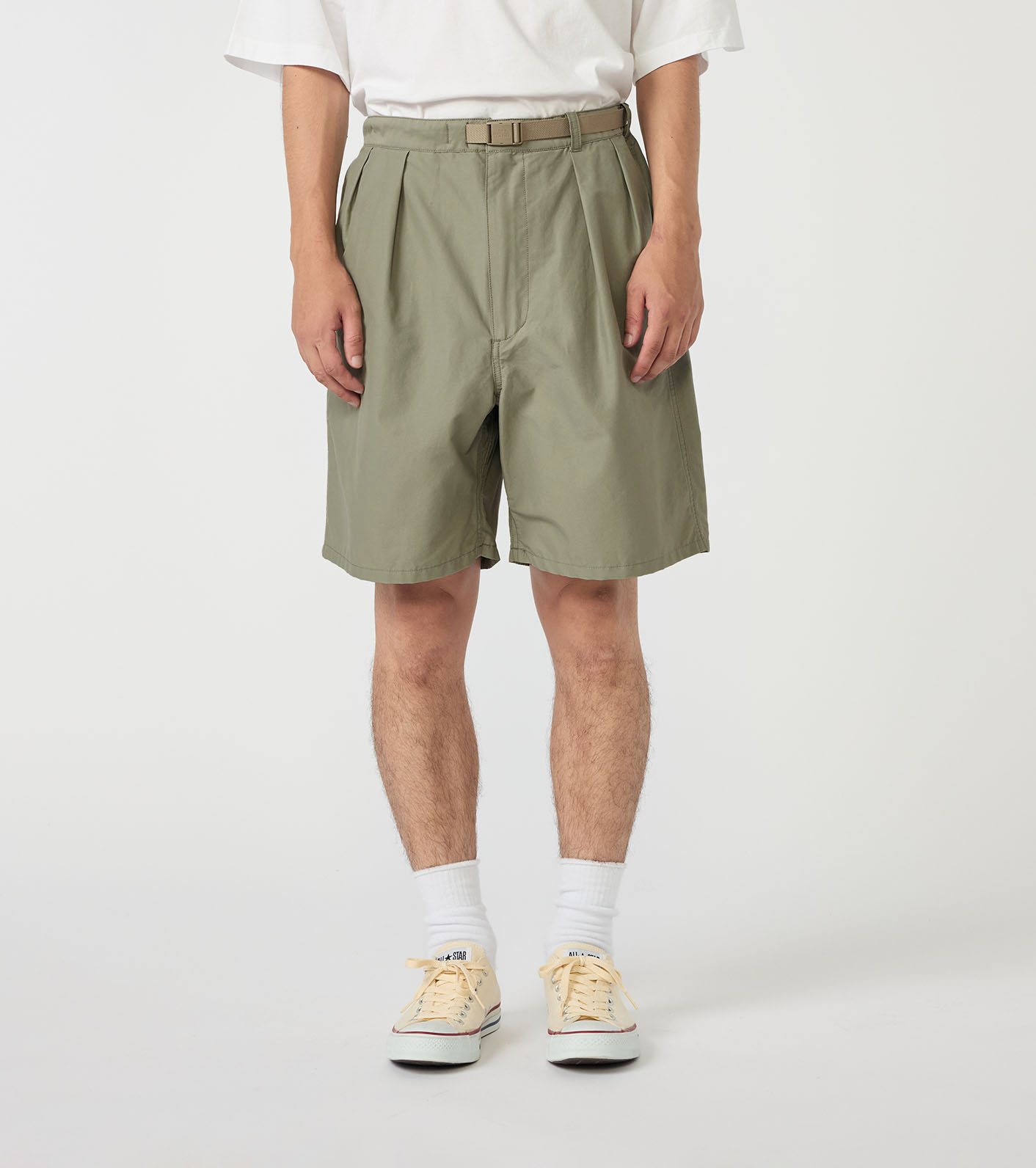 Double Peak Tuck Field Shorts