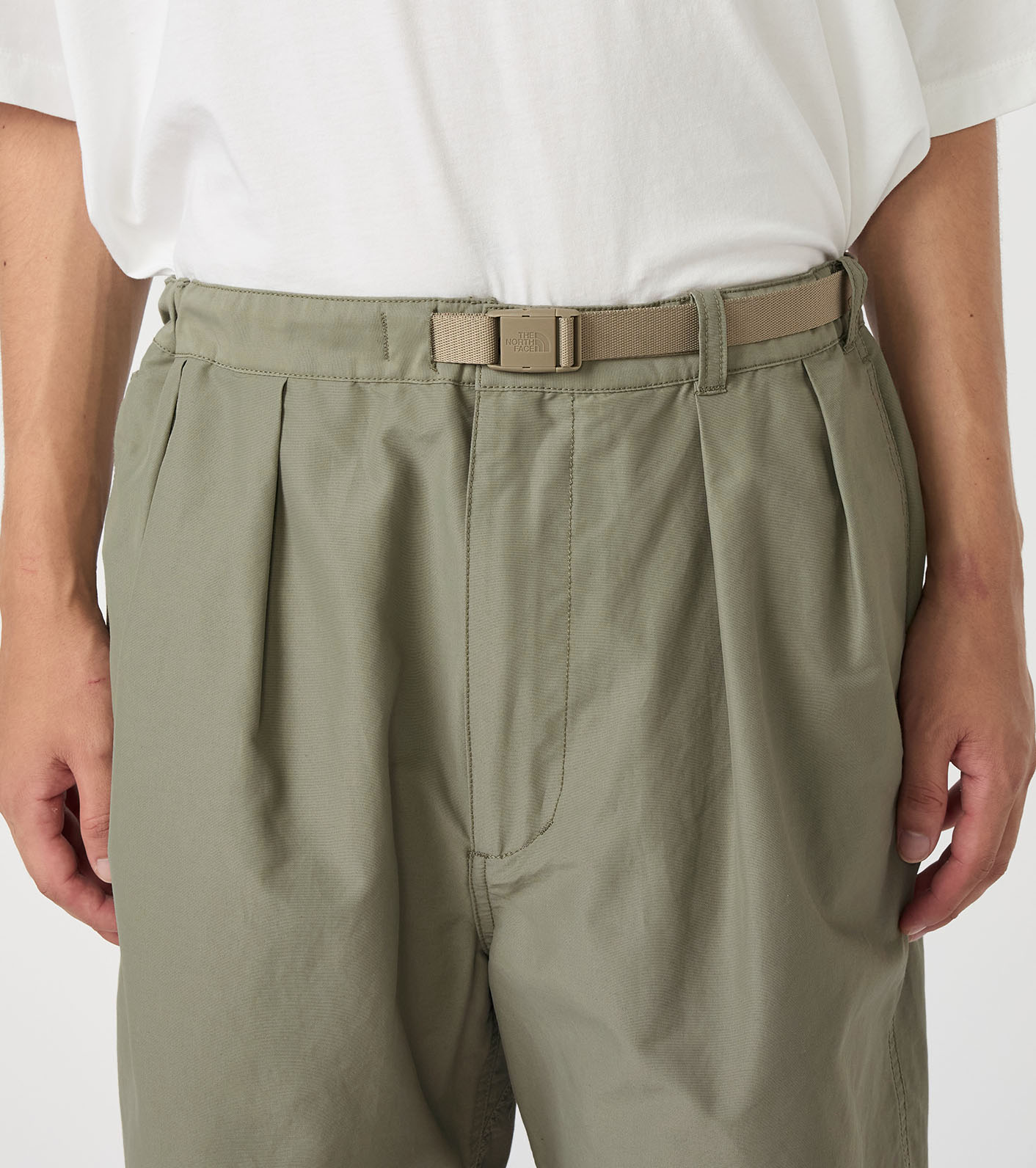 Double Peak Tuck Field Shorts