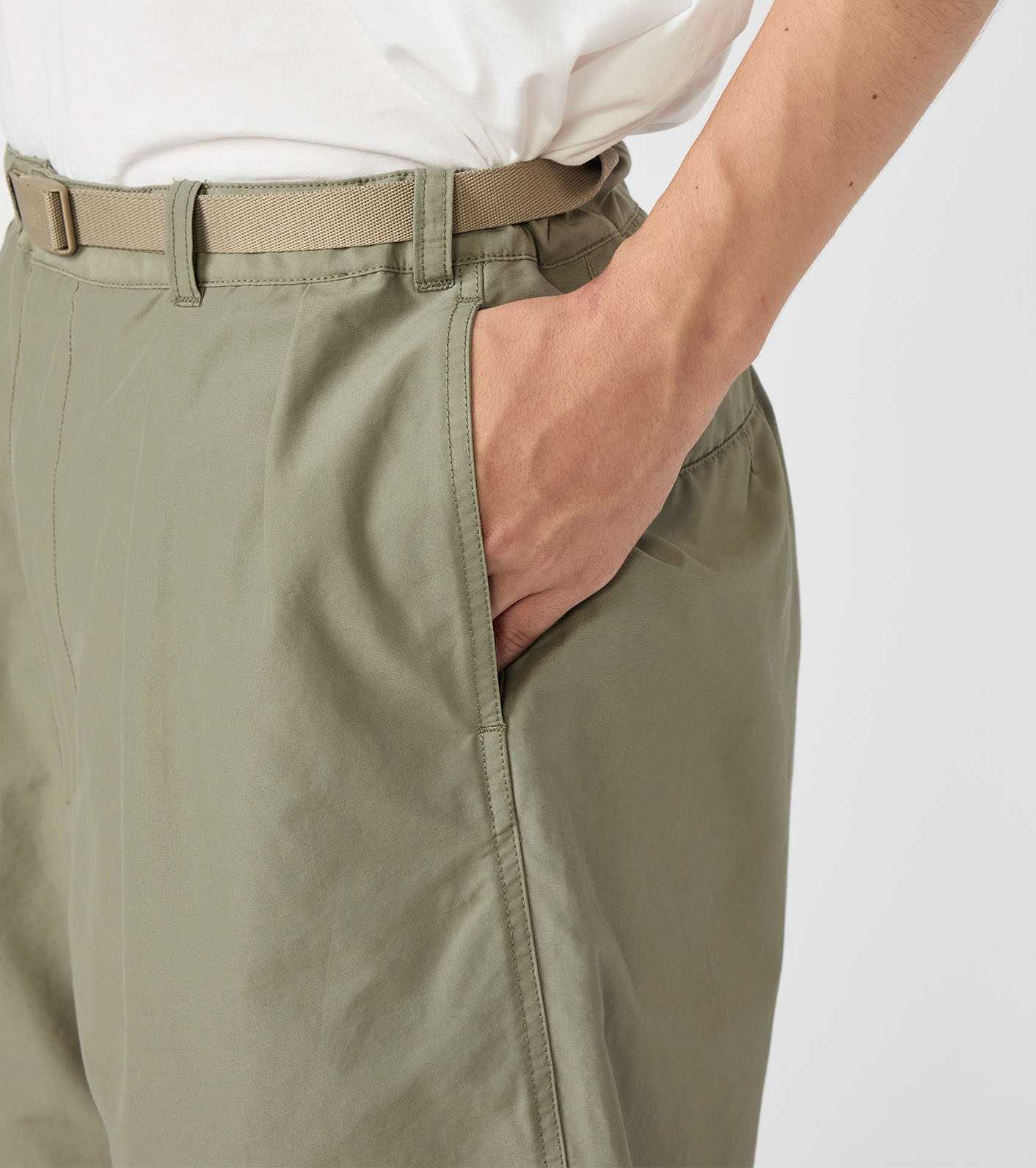 Double Peak Tuck Field Shorts