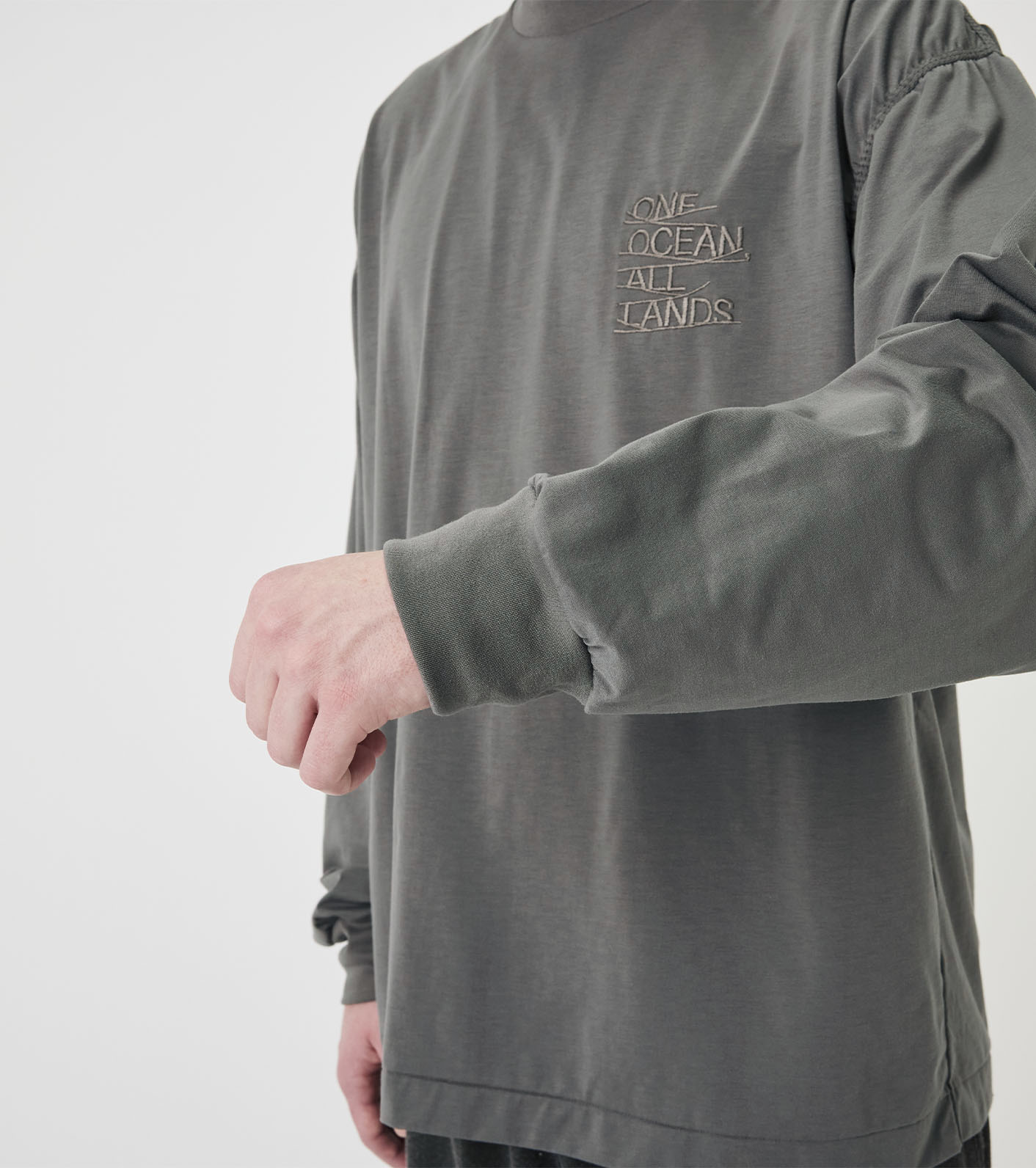 OOAL Polyester Jersey Long Sleeve Tee